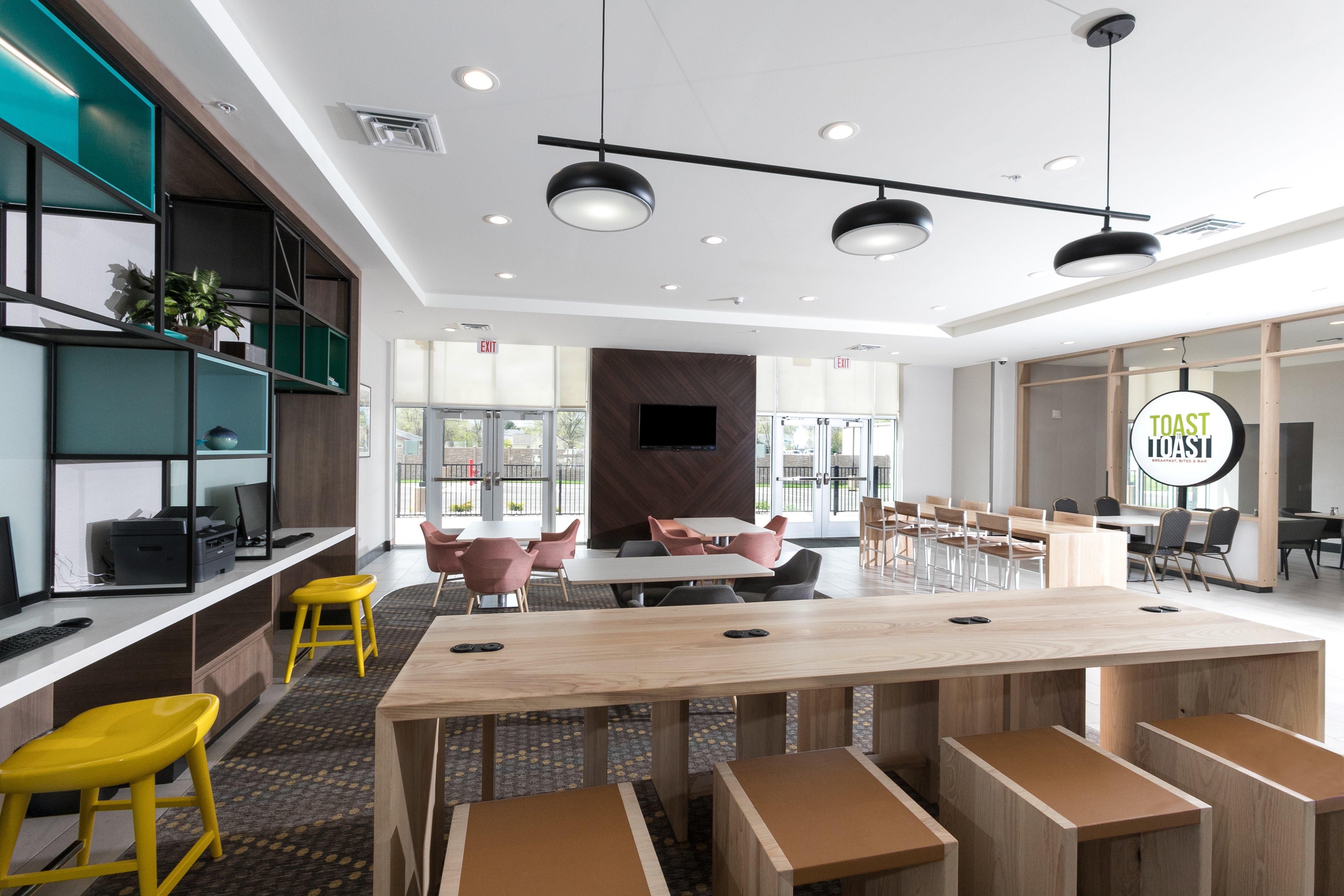 Holiday Inn Hotel & Suites - Mount Pleasant By Ihg Buitenkant foto