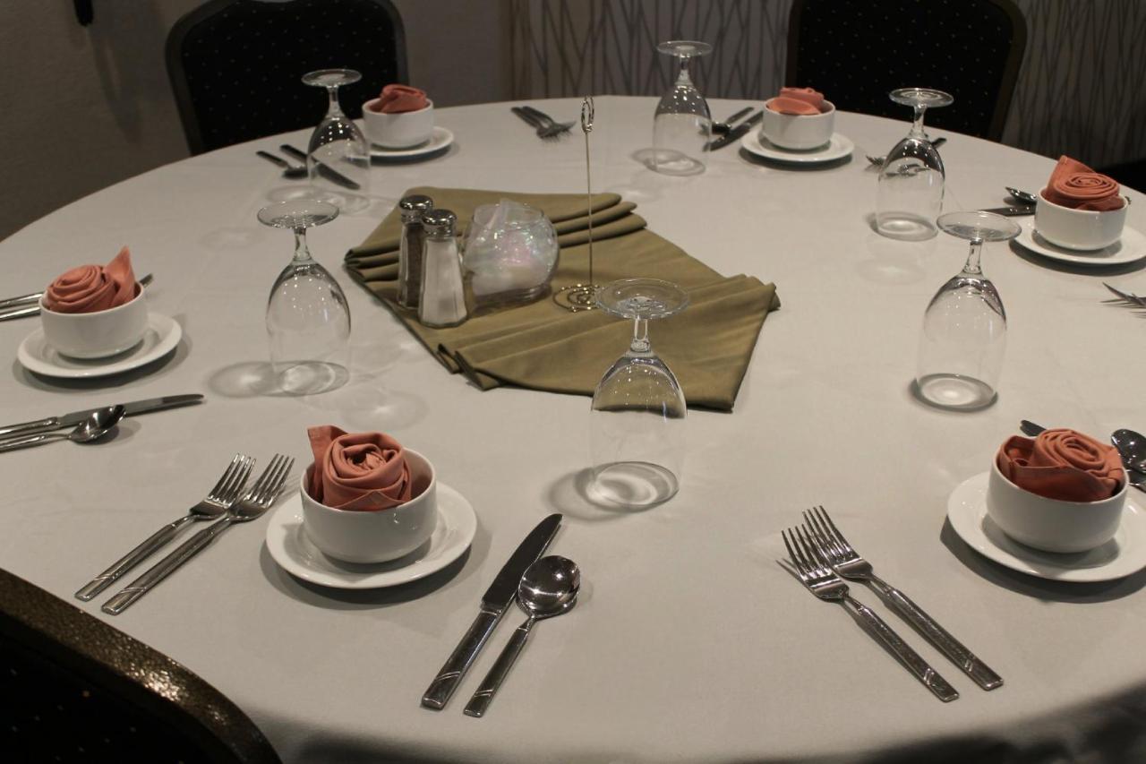 Holiday Inn Hotel & Suites - Mount Pleasant By Ihg Buitenkant foto