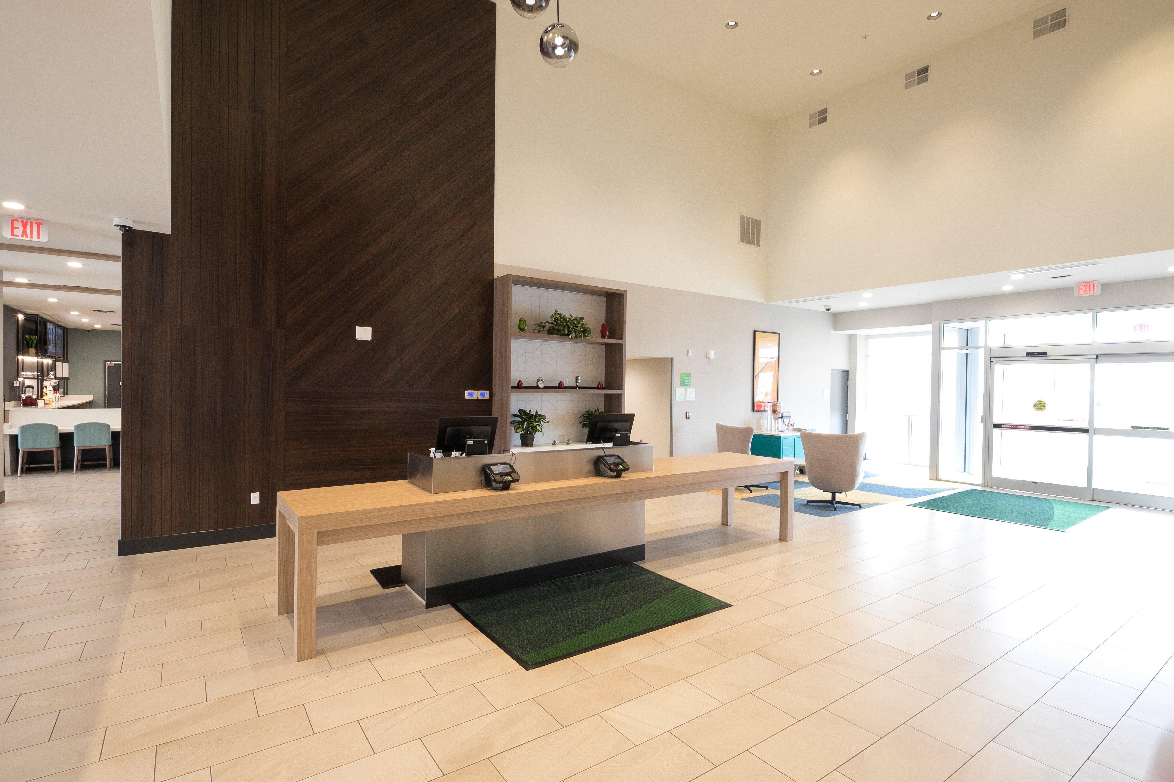Holiday Inn Hotel & Suites - Mount Pleasant By Ihg Buitenkant foto
