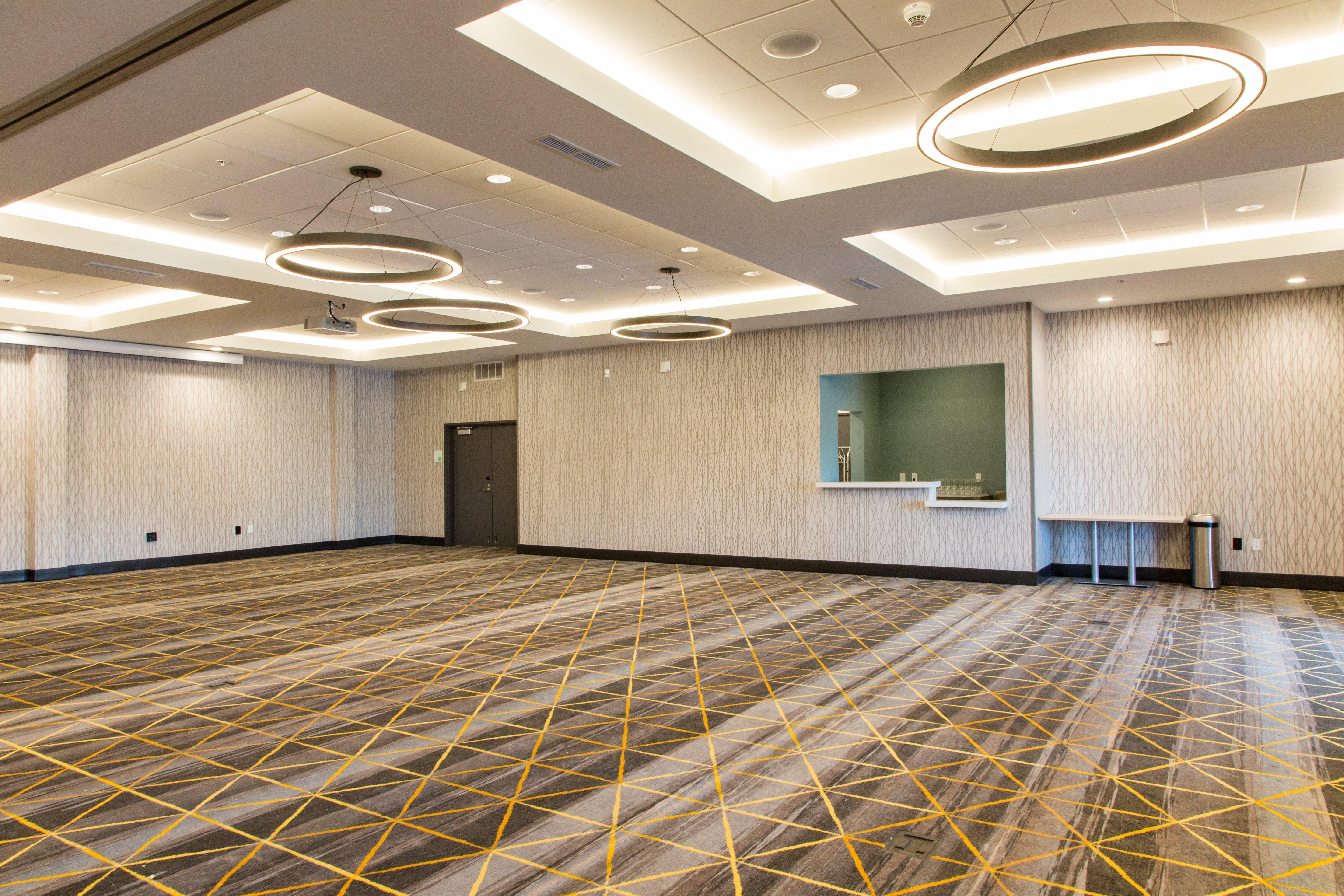 Holiday Inn Hotel & Suites - Mount Pleasant By Ihg Buitenkant foto